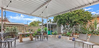 Kozyguru | Rockdale | Spacious 2 Bedrooms House