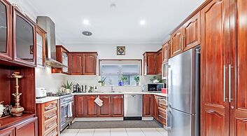 Kozyguru | Rockdale | Spacious 2 Bedrooms House