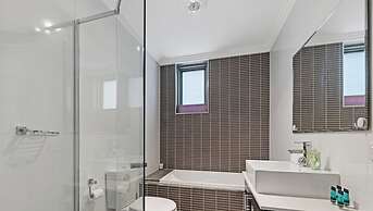 Kozyguru | Ryde | Cosy 2Bed Apt With Private Yard