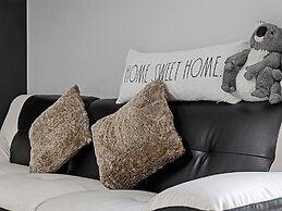 Kozyguru | Ryde | Cosy 2Bed Apt With Private Yard
