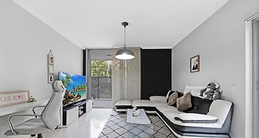 Kozyguru | Ryde | Cosy 2Bed Apt With Private Yard