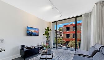 Kozyguru | Surry Hills | Freshly Cozy Apt