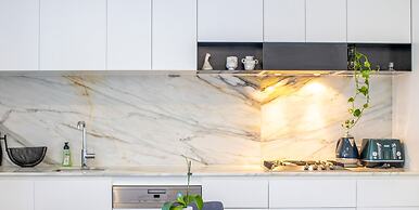 Kozyguru | Surry Hills | Freshly Cozy Apt