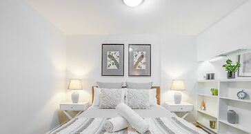 Kozyguru | Barangaroo | Waterfront Views Studio