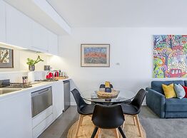 Kozyguru | Barangaroo | Waterfront Views Studio