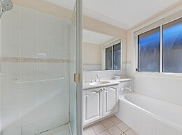 Kozyguru | Thornleigh | 4 Beds Dream Holiday House