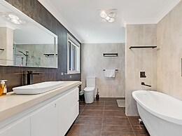 Kozyguru | Thornleigh | 4 Beds Dream Holiday House