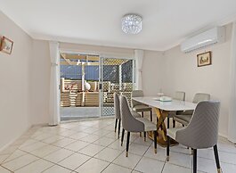 Kozyguru | Thornleigh | 4 Beds Dream Holiday House