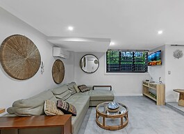 Kozyguru | Waterloo | Studio + Parking