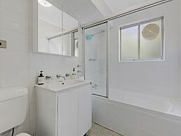 Kozyguru | Westmead | 2Bed Unit + Free Parking
