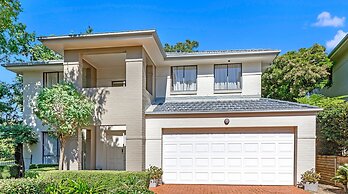 Kozyguru | Westleigh | 4 Bed Room | Free Parking