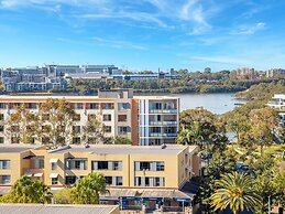 Kozyguru | Wentworth Point | 2B Apt+Free Parking