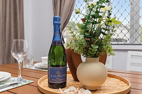 Kozyguru | Carindale | 3 Bedroom Cosy House