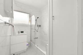 Kozyguru | Carindale | 3 Bedroom Cosy House