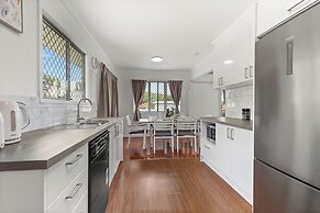 Kozyguru | Carindale | 3 Bedroom Cosy House