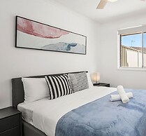 Kozyguru | Mermaid Waters | Charming 3 Bed Home