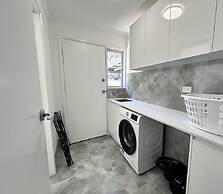 Kozyguru | Mermaid Waters | Charming 3 Bed Home