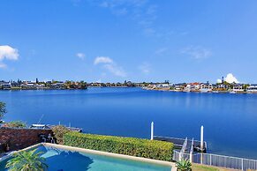 Kozyguru | Mermaid Waters | Waterfront With Private Jetty