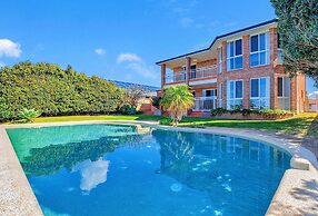 Kozyguru | Mermaid Waters | Waterfront With Private Jetty