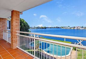 Kozyguru | Mermaid Waters | Waterfront With Private Jetty