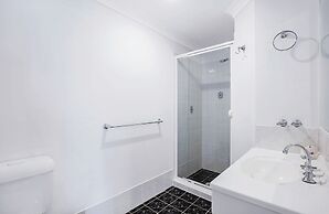 Kozyguru | Mermaid Waters | Waterfront With Private Jetty