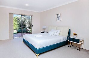 Kozyguru | Mermaid Waters | Waterfront With Private Jetty