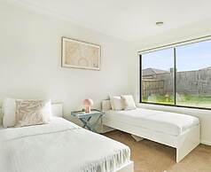 Kozyguru | Greenvale | Charming 7 Bed House
