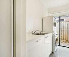 Kozyguru | Greenvale | Charming 7 Bed House