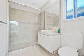 Kozyguru | Greenvale | 5 Bedroom Holiday Home