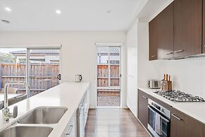 Kozyguru | Greenvale | 5 Bedroom Holiday Home