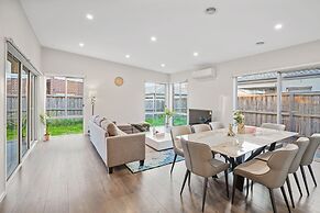 Kozyguru | Greenvale | 5 Bedroom Holiday Home