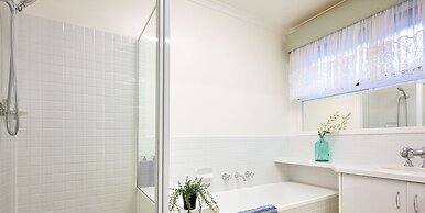 Kozyguru | Glen Waverley | Family Home & Backyard