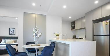 Kozyguru | Mel City 2-Bed Apt With Stunning Views