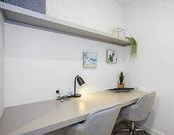 Kozyguru | Mel City 2-Bed Apt With Stunning Views