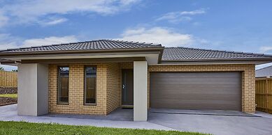 Kozyguru | Pakenham | Comfortable 4-Bedroom House