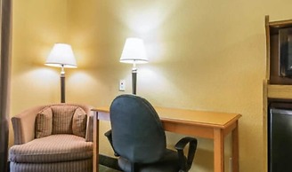 Franklin Inn & Suites