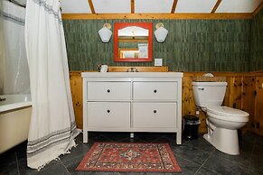 87sl - Starlink - Sauna - Pets OK - Sleeps 8