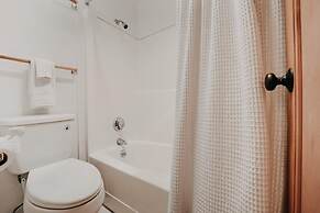 Condo 90 With Wifi, Pets OK and Great Resort Amenities