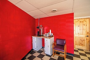OYO Crossroads Inn