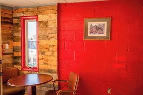 OYO Crossroads Inn