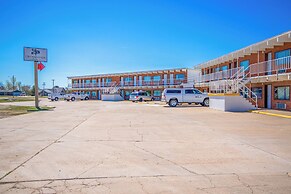 OYO Crossroads Inn