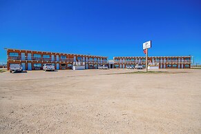 OYO Crossroads Inn