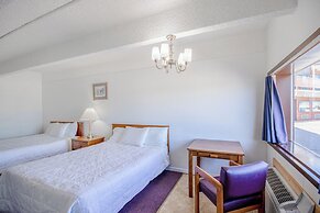OYO Crossroads Inn