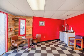OYO Crossroads Inn