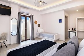 Santorinn Suites