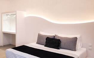 Santorinn Suites