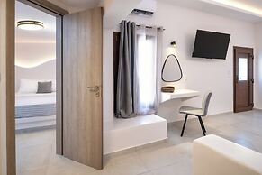 Santorinn Suites
