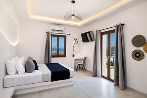 Santorinn Suites