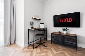 Friends - by Kairos Apartments