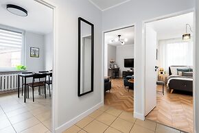 Friends - by Kairos Apartments